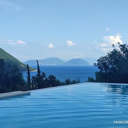 Calionas Suites Василики Екстериор снимка